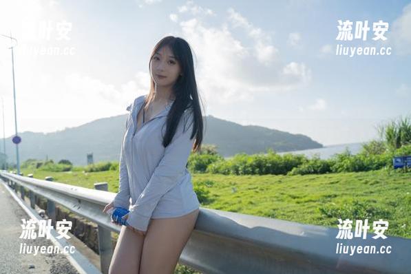 跟上潮流！浅安安的学姐气质即刻更新！图片已经来了！