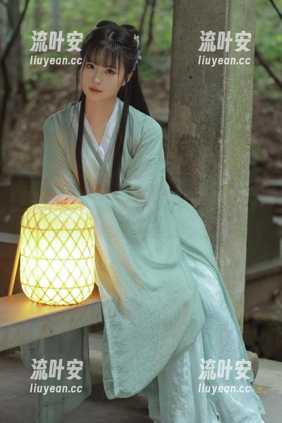 白莉爱吃巧克力 猫咪说:白莉爱吃巧克力的白衬衫原图太诱人,福利大放送快来看!