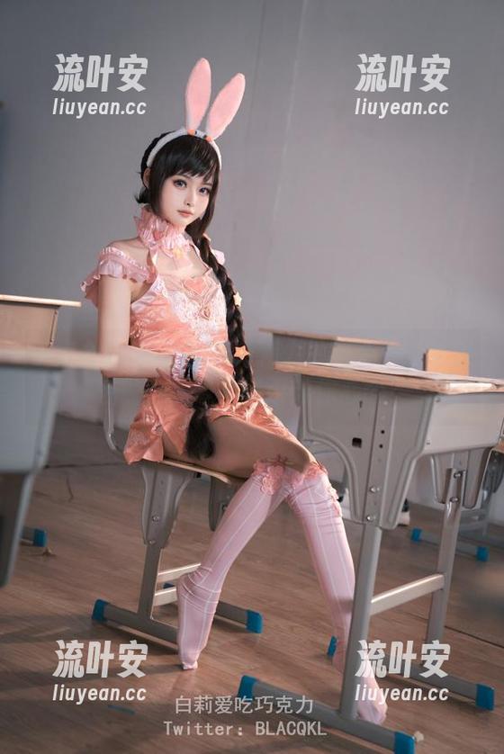 白莉爱吃巧克力 小舞合集-白莉爱吃巧克力的舞姿如云烟般轻盈,下载后能否让你心醉?