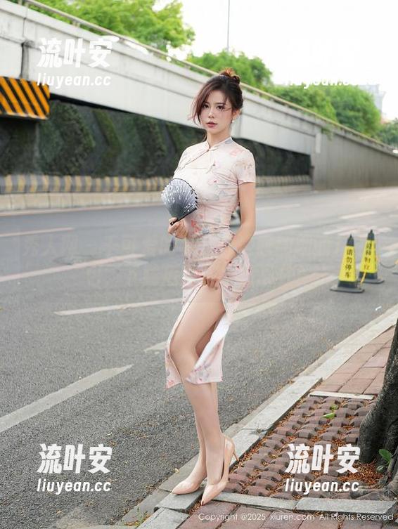 秀人网 - 千可爱的事儿都是唐翩翩的JK图包，下载危险，自行忍住！