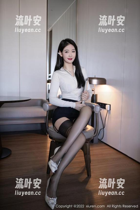 秀人网 - 打开奶喵喵图集，那美脚精选，令人直呼过瘾