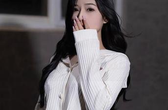 秀人网 – 妮儿Bluelabel这套高清裤里丝，拍得让人无意间流口水……