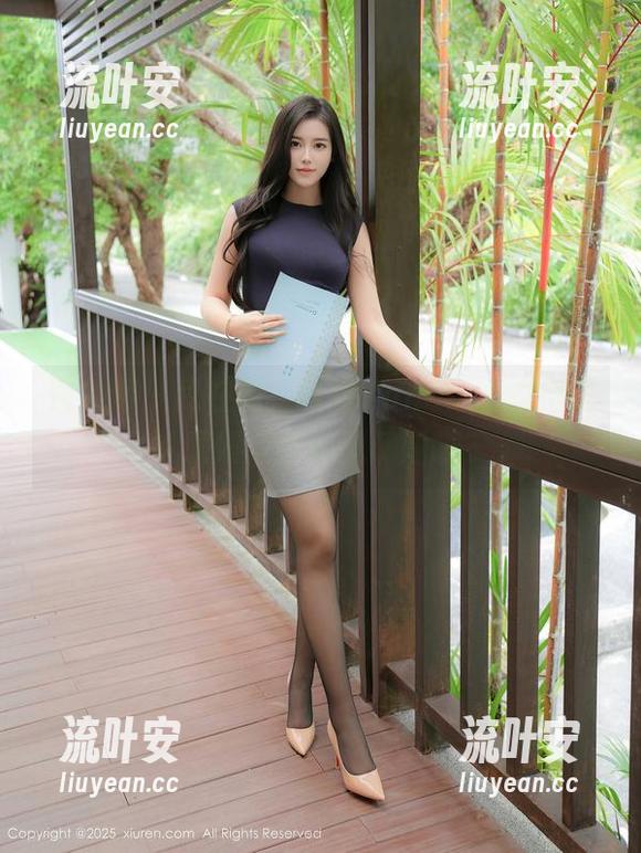 秀人网 - 我在想，梦娜Vanessa的免费礼服照片会让我订婚吗？