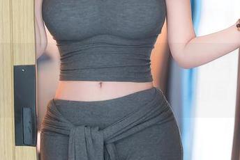 秀人网 – 黑色，让王婉悠Queen变得好似一幅流动的画，真有趣啊这组写真！