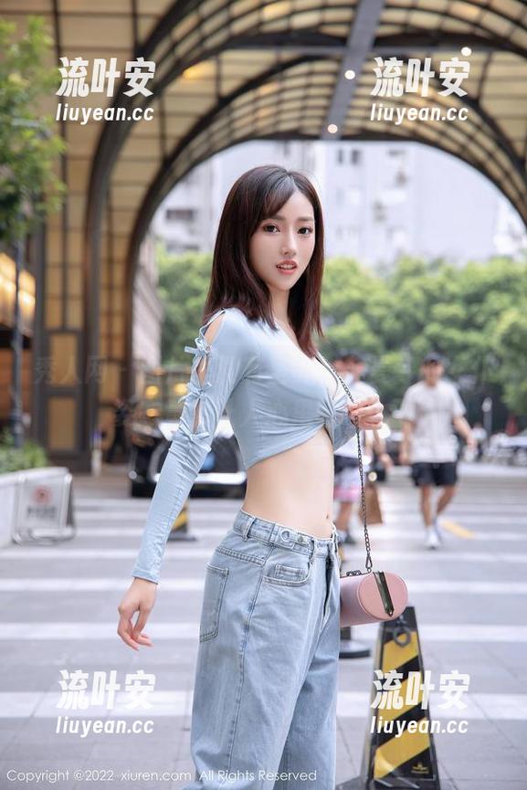 秀人网 - 图片里没有圣光，苏曼兮的女仆姿态竟然让人心里咯噔一下