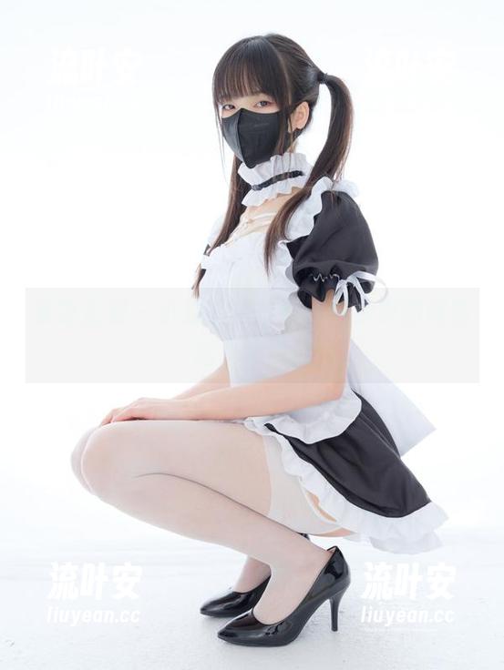 紧急企划 - 小恩的厚白丝，免费原图越看越有味道！