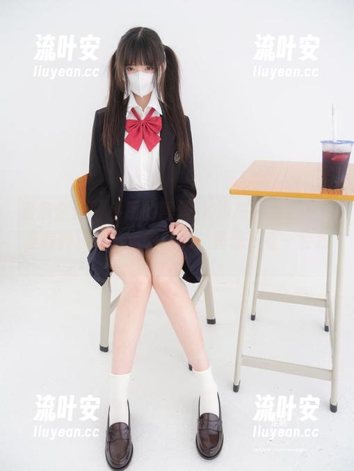 紧急企划-小恩 紧急企划 - 小恩的黑丝JK海报,高清图库里有种流连忘返的诱惑,真想多看一会儿。