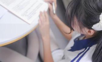 紧急企划 – 偷偷翻阅樱樱樱可的秘书写真图册，置身于纸张的香气中
