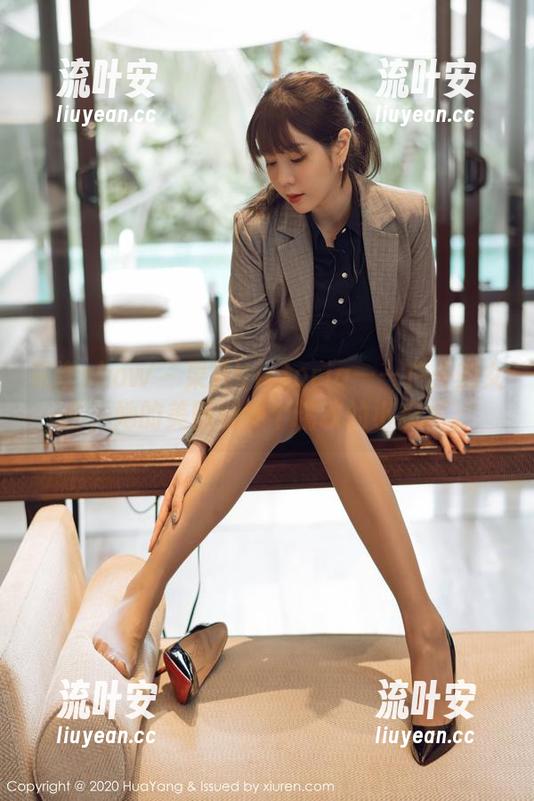 花漾show-果儿Victoria 花漾show - 果儿Victoria——户外的女生,她的美图就像个精致的小魔术。