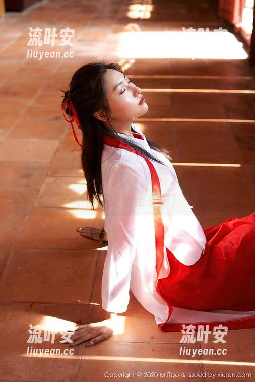 蜜桃社 - Gina的制服：美图大暴走，哪里不合适咱说出来吧！