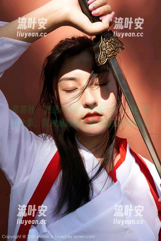 蜜桃社 - 美绪+网袜，合成一个火花四溅的合集，照片里的每个细节都在悄悄说话。