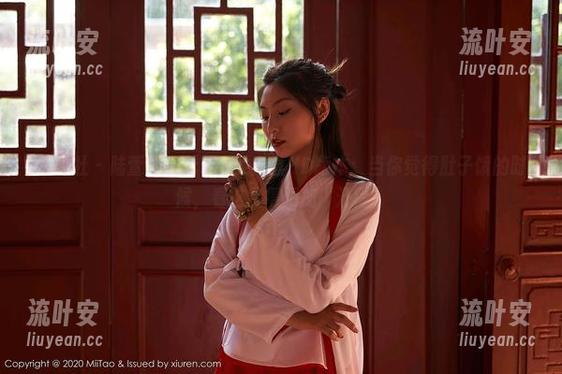 蜜桃社-陆萱萱Cecilia 蜜桃社 - 陆萱萱Cecilia的肉丝HD版本:当你觉得肚子饿的时候,看这显得更加“开胃”