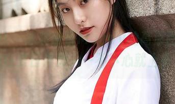 蜜桃社 – 泳装静香Mandy的高清图包，宛如在夏日海滩，一不小心就上头了。