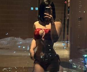 微密圈 – 这张图片，詹詹与黑白的碰撞，像深夜小酒馆的调调，沁人心脾。
