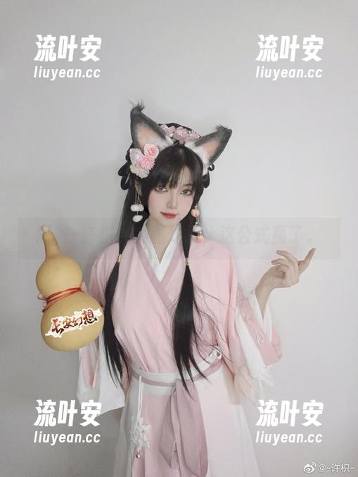 许枳 短裙+许枳=美图炸裂,这公式赢了。