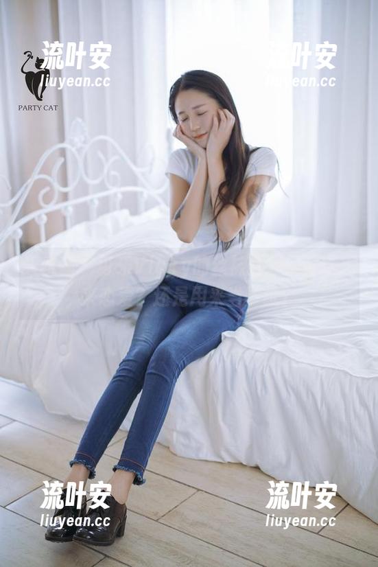 轰趴猫-可乐Vicky 轰趴猫 - 可乐Vicky的丝袜合集:可以用来恋爱?还是用来当壁纸?