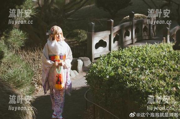 这个泡泡就是逊啦 这个泡泡就是逊啦搬来的死库水,原图让人彻底失控,现在哪儿找COS的理由啊?