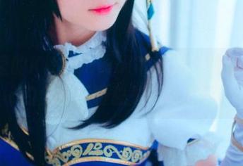 原图里的KitagawaMarin，霜月shimo的全套画面总是与众不同。