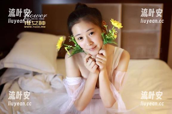 青豆客 - 学姐瑰丽到不行——绮里嘉的图片太罕见，想下载趁早！
