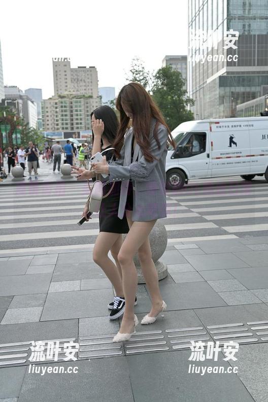 魔镜街拍 - 美图加持，婷婷的OL黑丝日常...让人分心吧你！
