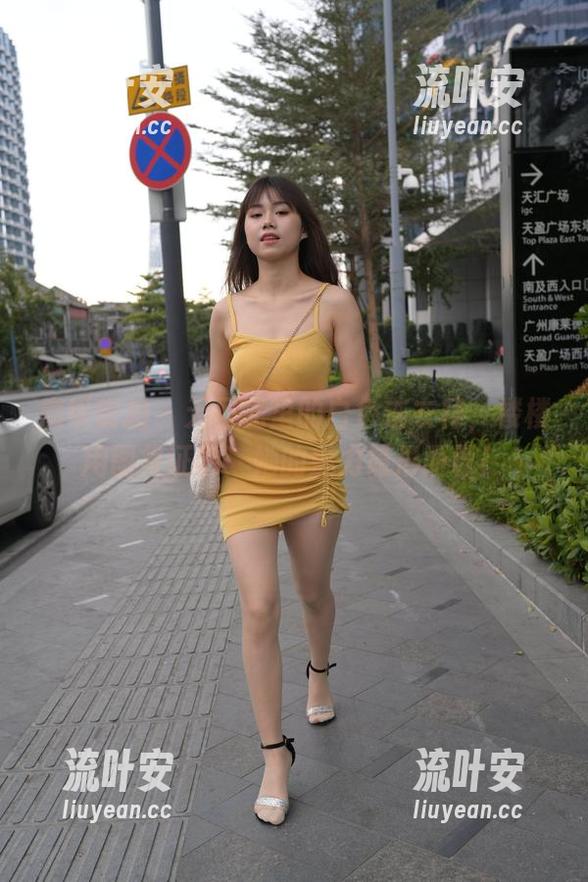 魔镜街拍-楼楼 魔镜街拍 - 无圣光里的白色连衣裙,楼楼用图集证明:她的魅力隐形而已!